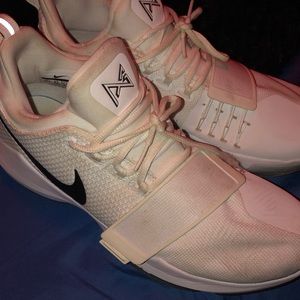 Nike PG 1s